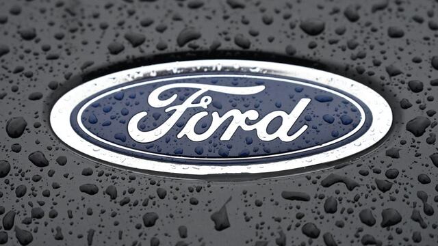 Empleados de Ford volverán al trabajo, mientras UAW centra su atención en GM y Stellantis