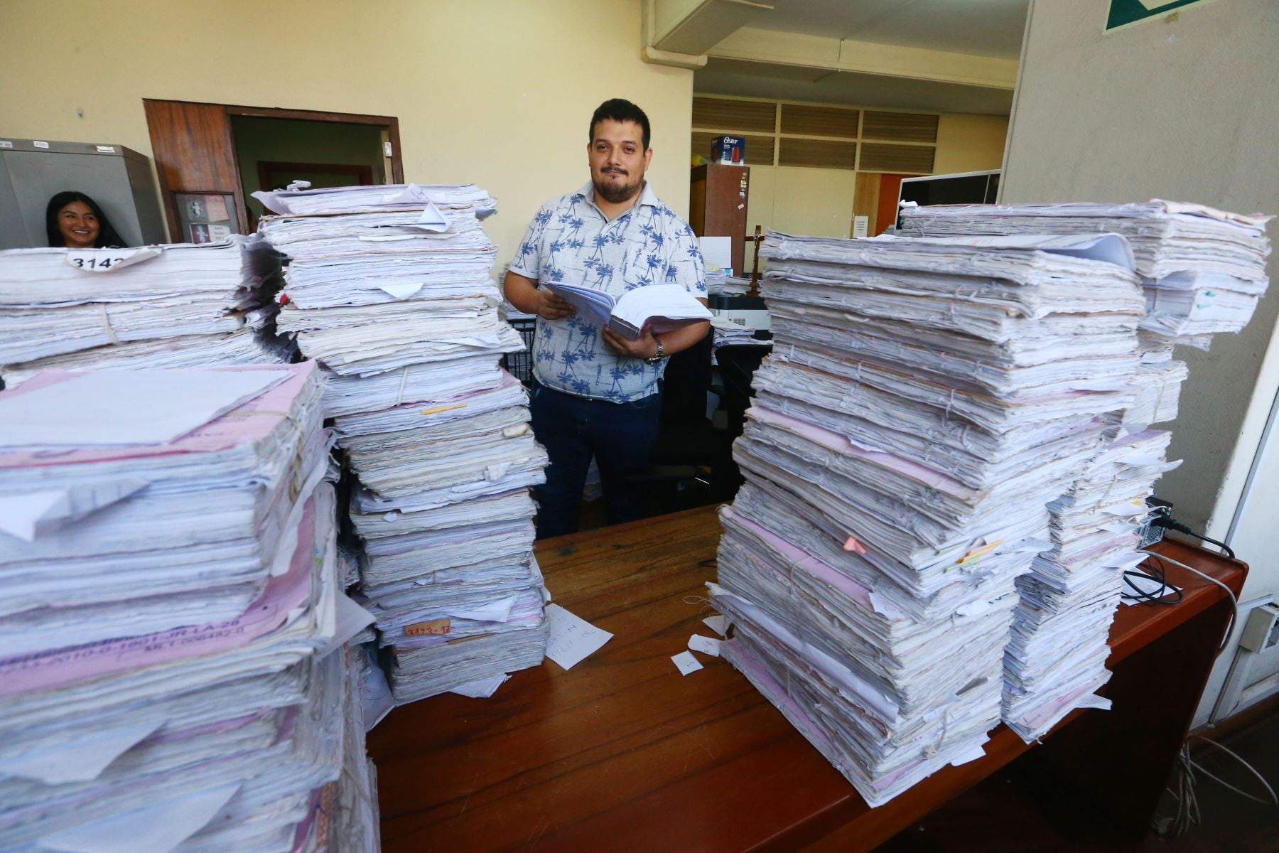 La medida busca optimizar la gestión judicial ante el incremento de procesos pendientes. Foto: Andina