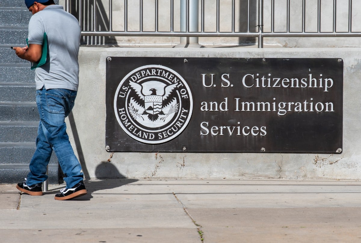 Un fin de semana o un feriado ya no permite aplazar ciertas solicitudes migratorias hasta el siguiente día hábil (Foto: Charles McClintock Wilson / NURPHOTO / AFP)