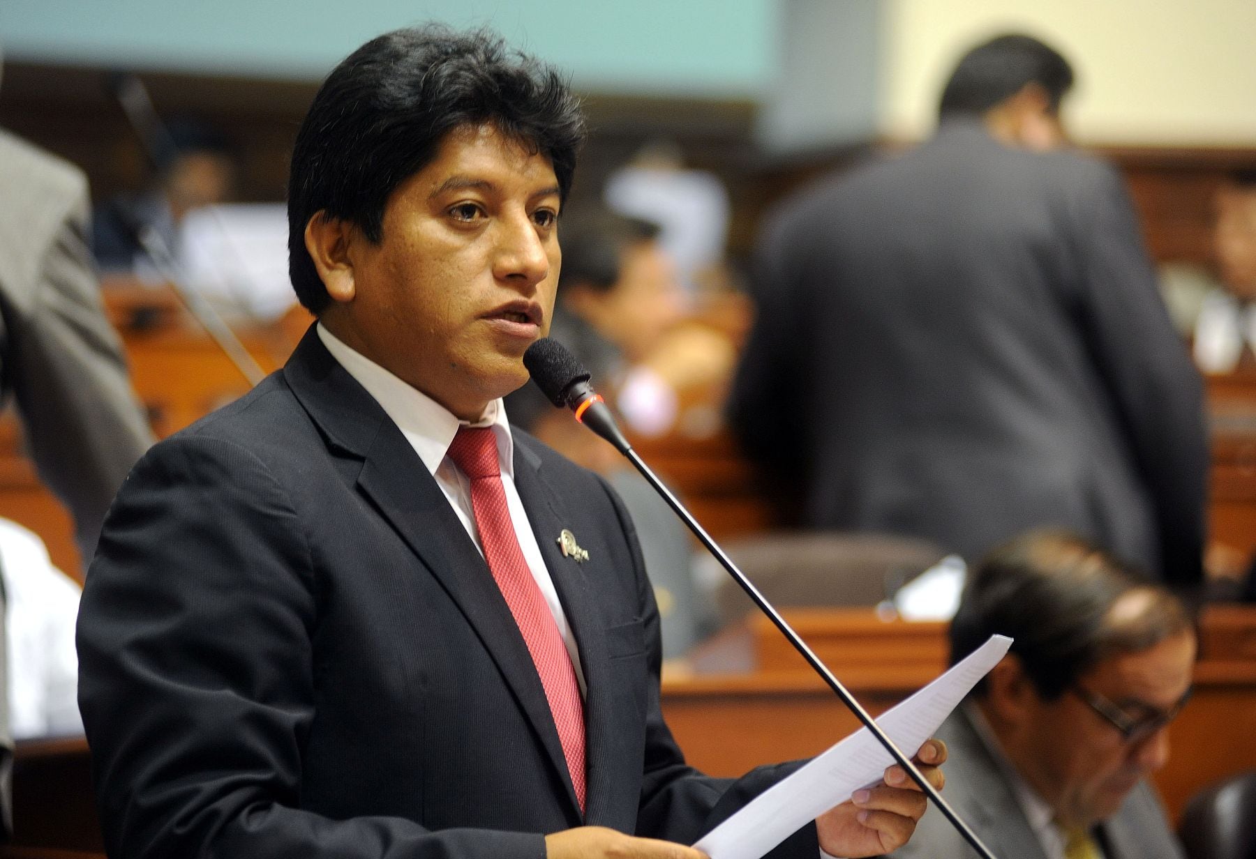Josué Gutiérrez a favor del aumento de sueldo de los congresistas. Foto: gob.pe