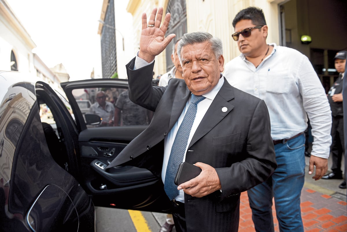 Hoy, la Comisión de Fiscalización del Congreso ha citado a César Acuña para conocer sobre la adquisición de relojes de lujo y sí fueron declarado por la Contraloría.