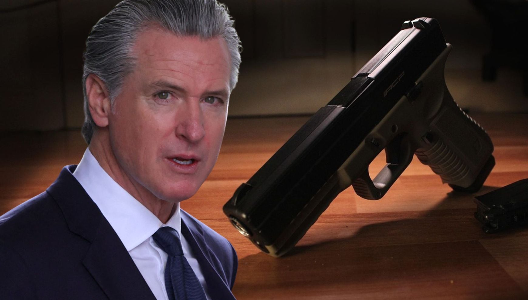 El Departamento de Justicia advirtió que demandará a Gavin Newsom si California aplica la AB 1127, la ley que veta la venta de ciertas pistolas tipo Glock por su fácil conversión en armas automáticas (Foto: AFP / Pixabay / Composición Canva para Gestión MIX)