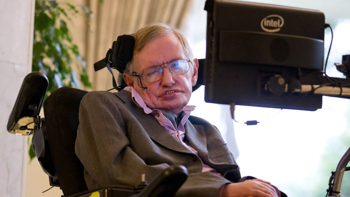 Stephen Hawking, físico: “Lo que pasa con la gente inteligente es que, para la gente tonta, parecen locos”