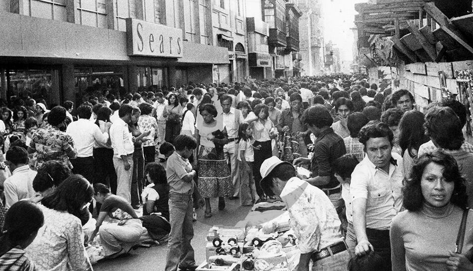 La tienda Sears en la Navidad de 1979 animó a los limeños que visitaban el Jirón de la Unión. (Foto: Archivo Histórico El Comercio)
