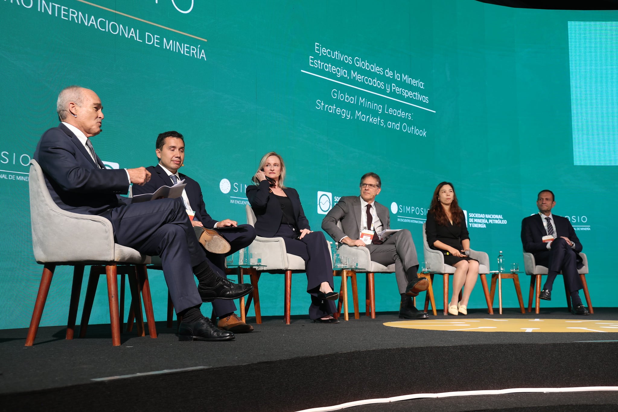 Ejecutivos de Rio Tinto, Anglo American, Freeport McMoRan, Grupo México y China MinMetals participaron en el panel “Ejecutivos Globales de la Minería: Estrategia, Mercados y Perspectivas”, en el marco del XVI Encuentro Internacional de Minería. (Foto: SNMPE).