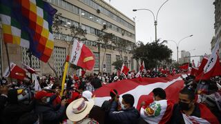 Simpatizantes de Perú Libre y Fuerza Popular permanecen en exteriores del JNE y JEE Lima Centro 