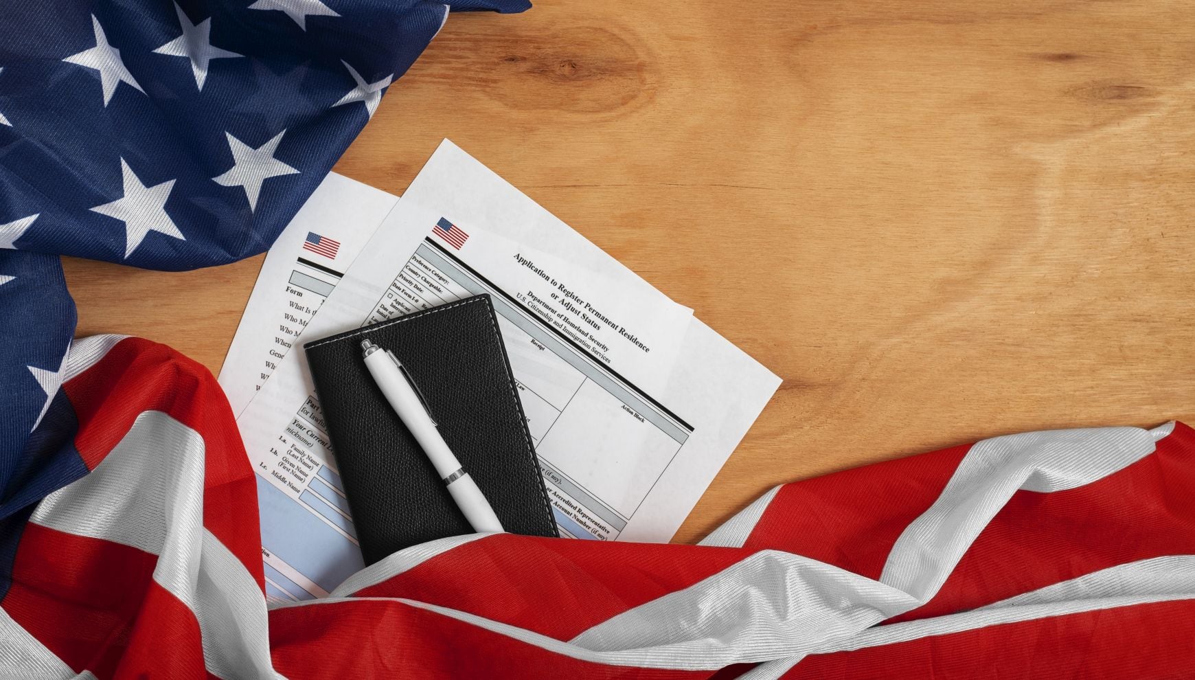 La normativa endurece requisitos, amplía plazos y suma nuevas causales de negación del EAD, afectando sobre todo a quienes inicien su caso de asilo y su primer permiso de trabajo (Foto: Freepik)