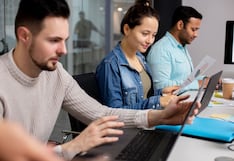 Las 40 profesiones que pueden desaparecer por el avance de la IA: ¿tu trabajo está en peligro?