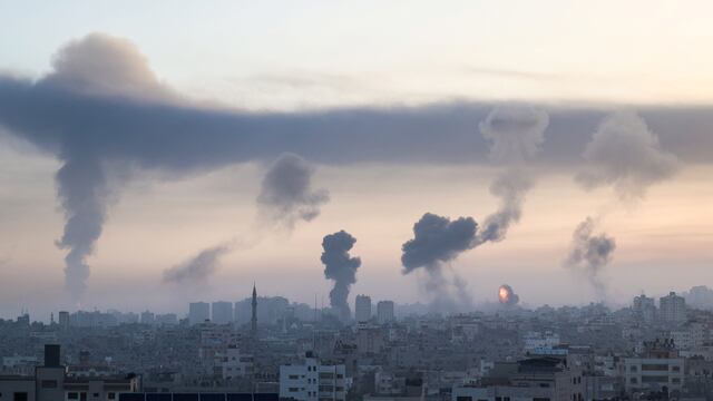 Hamas dispara más de 200 cohetes contra Israel en respuesta a bombardeos en Gaza