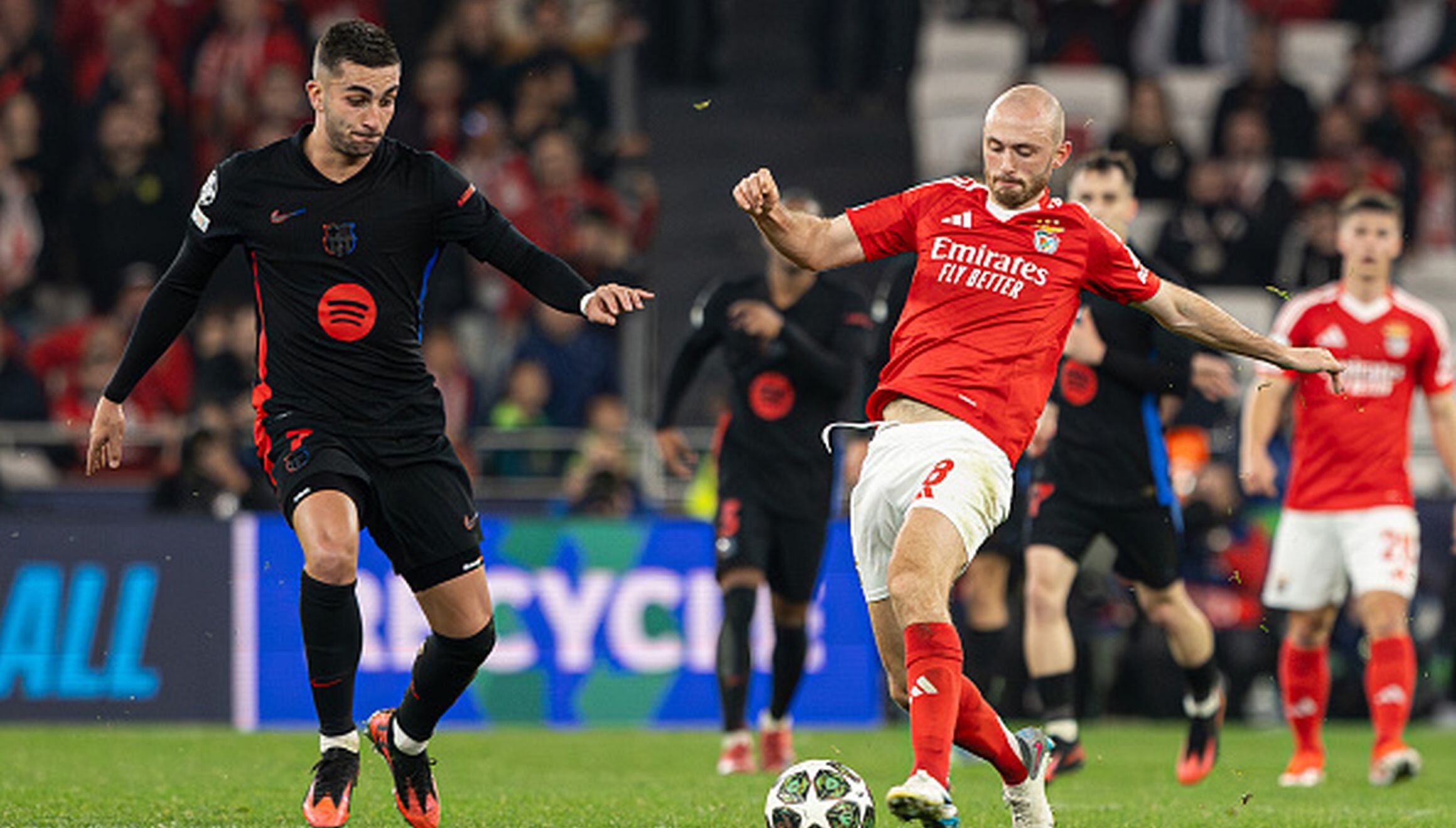 Cobertura oficial de TNT Sports para mirar el partido FC Barcelona vs. Benfica este martes 11 de marzo por la vuelta de los octavos de final de la Champions League 2024-25 (Foto: AFP)