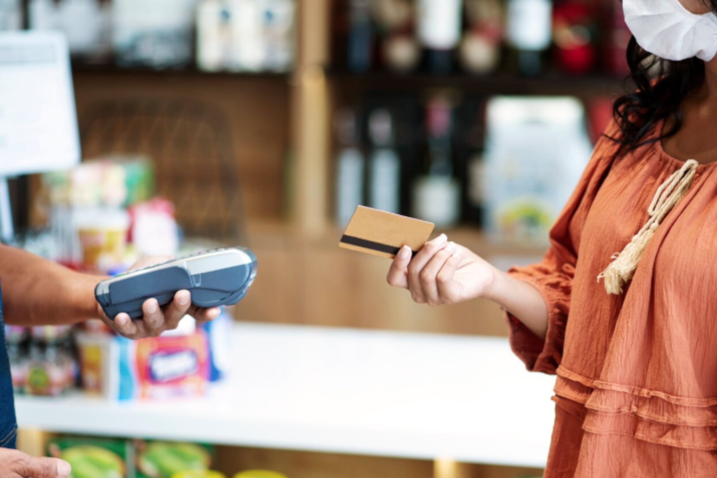 Muchas personas no se percatan de este error al momento de pagar los productos que llevarán a su hogar. (Crédito: freepik)