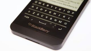 BlackBerry reporta pérdida trimestral y sus acciones se desploman