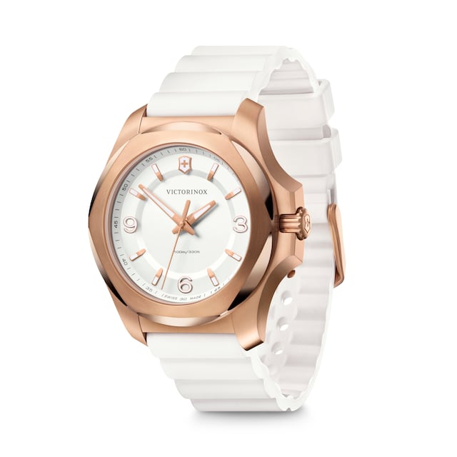 El I.N.O.X. V para mujeres es 32% más ligero y 33% más delgado. Viene con una correa de caucho resistente con un sistema de barra de liberación fácil para reemplazar la correa. (Foto: Victorinox)