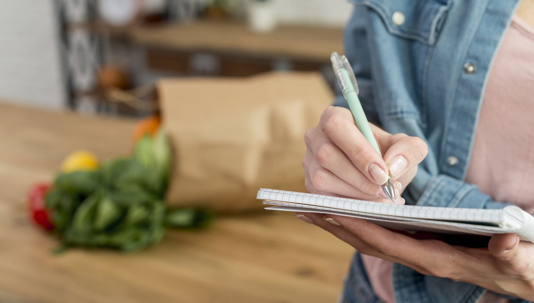 No pienses que dejando de comprar algunos alimentos, los problemas se acaban (Foto: Freepik)