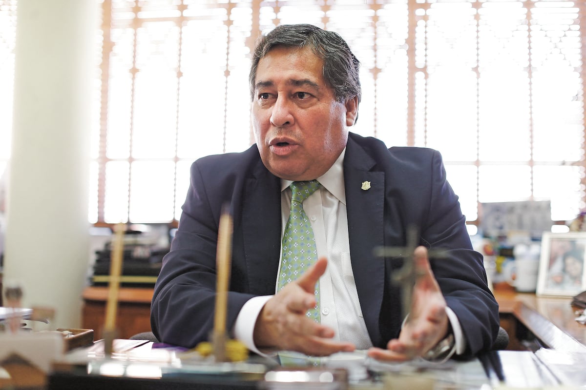 ANIBAL QUIROGA LEON, CONSTITUCIONALISTA, PROFESRO PRINCIPAL DE LA FACULTAD DE DERECHO PUCP, PONTIFICIE UNIVERSIDAD CATOLICA DEL PERU