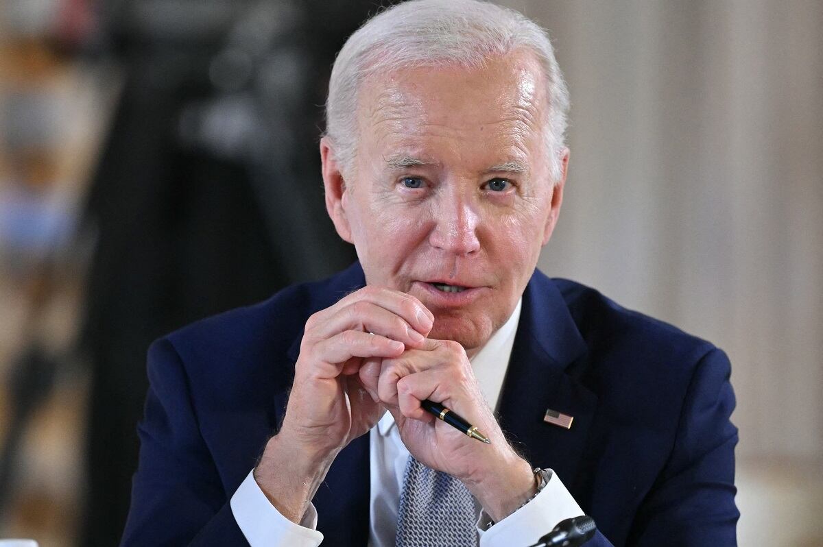 Para las acciones de Biden, los funcionarios de la Casa Blanca estaban elaborando un plan que ofrecería un permiso de permanencia temporal a los cónyuges de estadounidenses que han estado en el país por al menos cinco o 10 años. (Foto de Mandel NGAN / AFP)