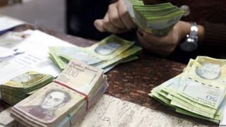 EE.UU. dice que los "facilitadores financieros" de Venezuela se llevan sus recursos