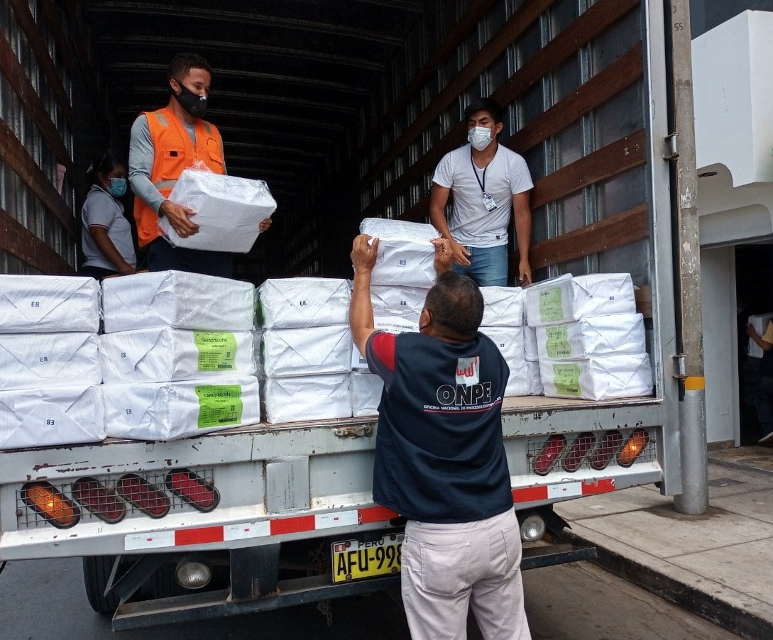 “Será clave la designación del titular de Defensa, porque las Fuerzas Armadas transportan y custodian el material electoral”. (Foto: ONPE)