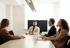 Pactos entre empresas para no “robarse” trabajadores entre ellas, ¿son legales?