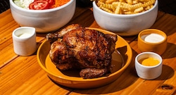 Primos Chicken abrirá nueva pollería en Miraflores y reordena su chifa Kou Xin