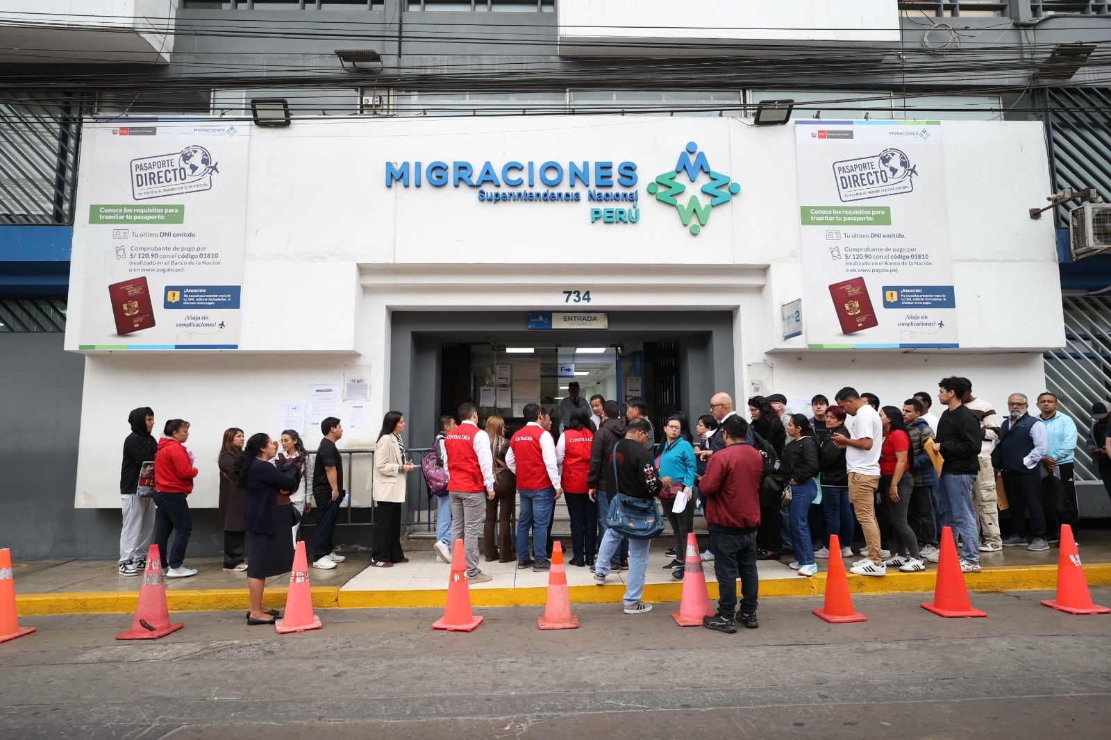 Migraciones inició el 1 de junio la atención al público para el trámite de pasaporte electrónico sin necesidad de cita previa. Foto: Migraciones.