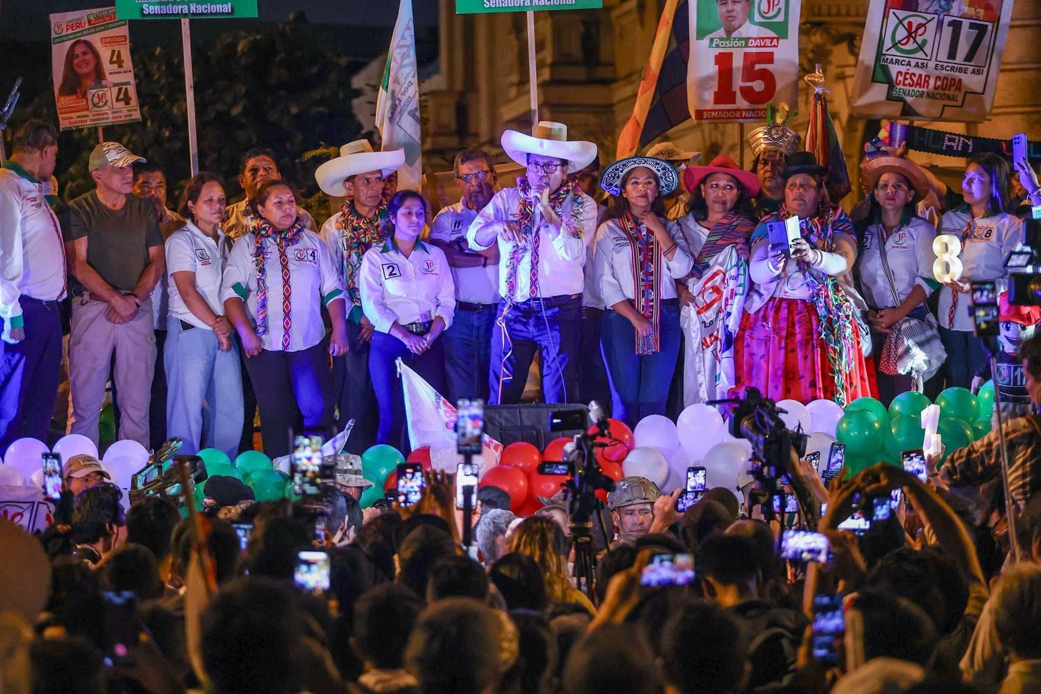 Roberto Sánchez, candidato presidencial de Juntos por el Perú, durante actividades de campaña. (Foto: Facebook)