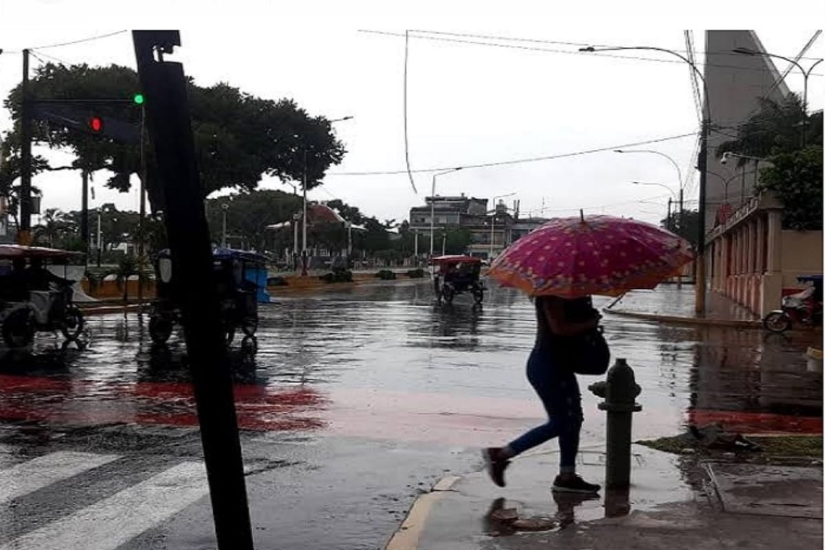 Se pueden presentar fenómenos asociados como descargas eléctricas, vientos fuertes y granizo. Foto: Andina