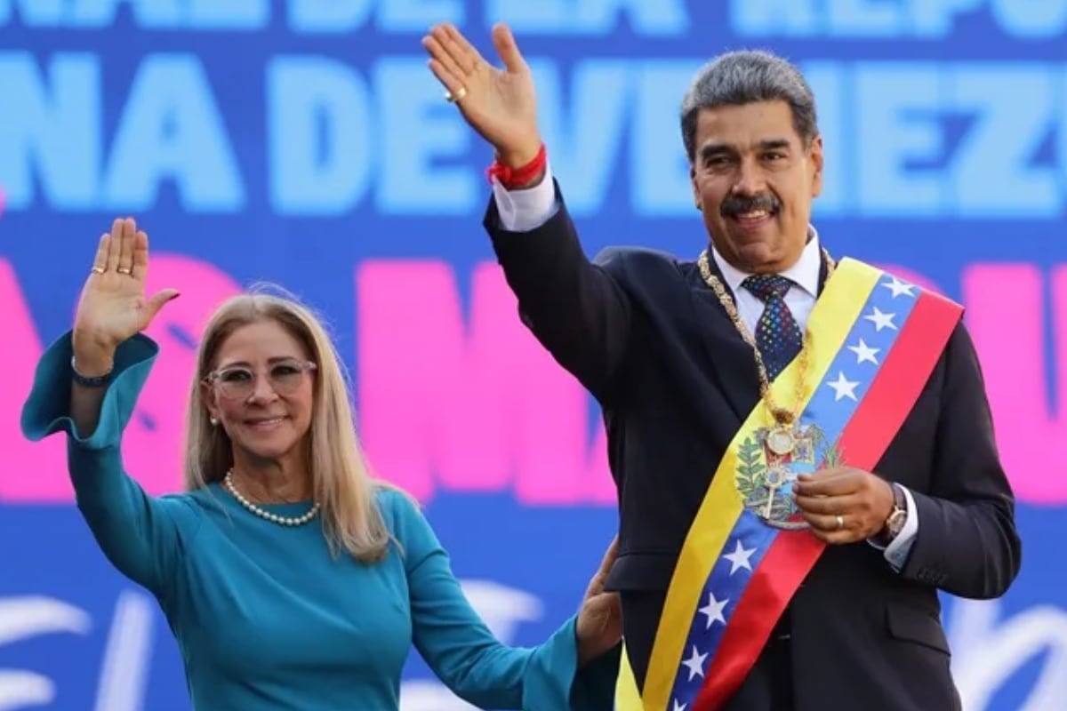 Nicolás Maduro asumió la Presidencia de Venezuela en abril de 2013, tras ganar unas elecciones convocadas luego de la muerte de Hugo Chávez, de quien había sido canciller y vicepresidente. Desde entonces, ha permanecido en el poder a través de reelecciones altamente cuestionadas, especialmente la de 2018, que fue desconocida por amplios sectores de la oposición y por buena parte de la comunidad internacional. (Foto: EFE/ Ronald Peña R.)