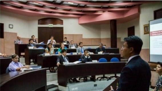 La matrícula de estudiantes mayores de 24 años creció 66.8% en los últimos cinco años, convirtiéndose en uno de los principales motores de expansión de las universidades privadas. Foto: Andina