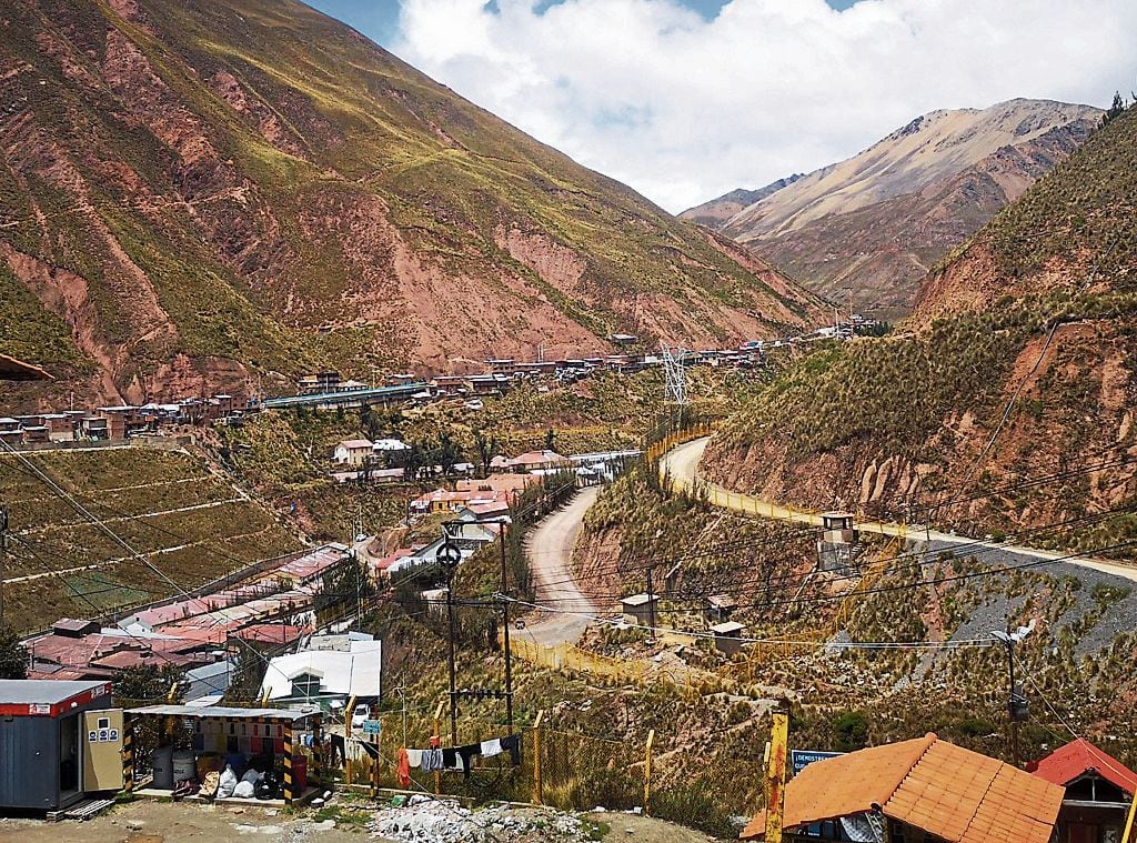 Con una inversión de US$ 12,7 millones, Los Quenuales busca elevar la producción diaria a 6.300 toneladas y fortalecer sus sistemas operativos y de soporte. Foto: Andina