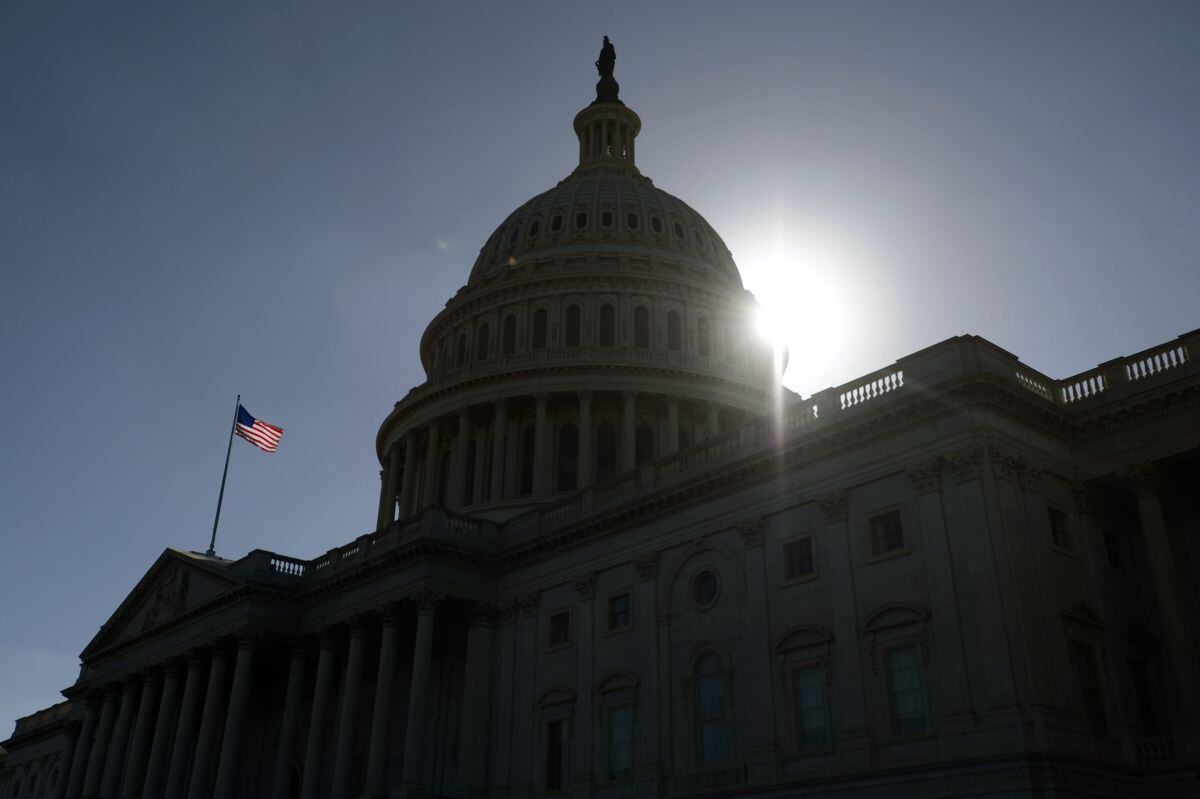 MHR21. WASHINGTON, D.C. (EEUU), 14/10/13.- Vista de la sede del Capitolio hoy, lunes 14 de octubre de 2013, en Washington, D.C. (EEUU). EFE/MICHAEL REYNOLDS EEUU PARALIZACIÓN