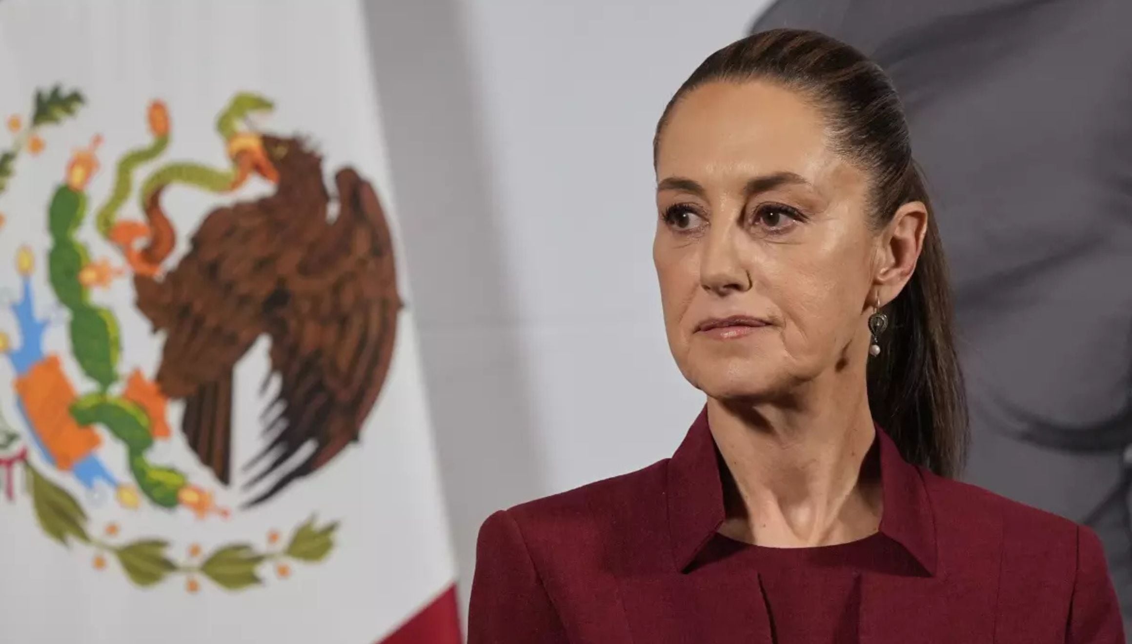 La presidenta mexicana, Claudia Sheinbaum, asiste a su conferencia de prensa matutina en el Palacio Nacional en la Ciudad de México. (Foto: Marco Ugarte / AP)