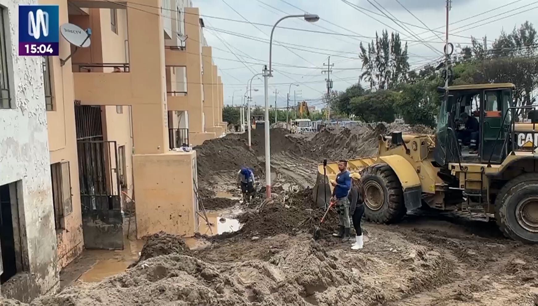 El desborde de la torrentera El Chullo afectó gravemente a decenas de viviendas en la urbanización Flora Tristán, en Arequipa. Los trabajos de limpieza este 26 de febrero (Foto: Canal N)