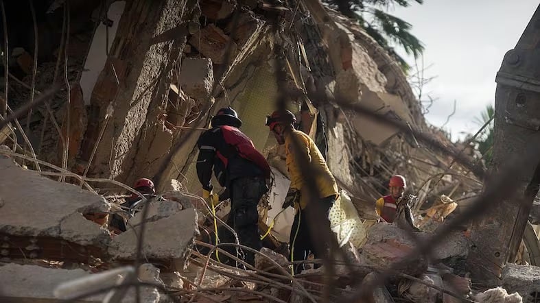 Terremoto en Venezuela: se eleva a 920 el número de fallecidos y se reportan 3.360 heridos. Foto: EFE/ Boris Vergara.