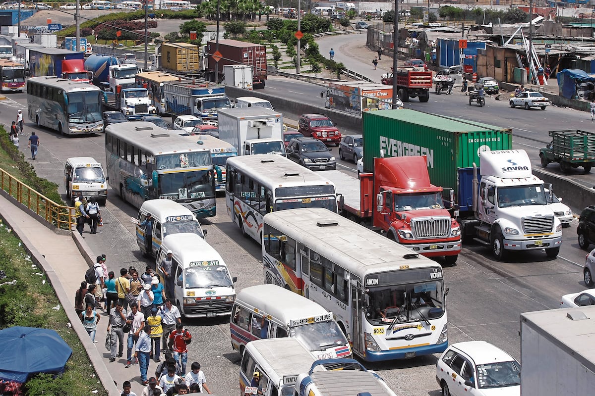 Sector transporte vería mayor incremento del precio de combustibles. | GEC