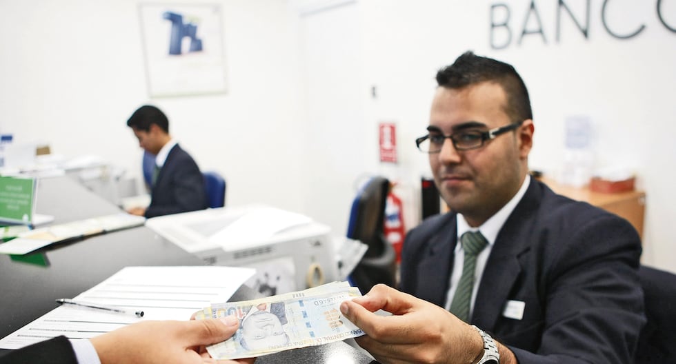 Bancos amplían ganancias cambiarias con nuevos planes de servicios