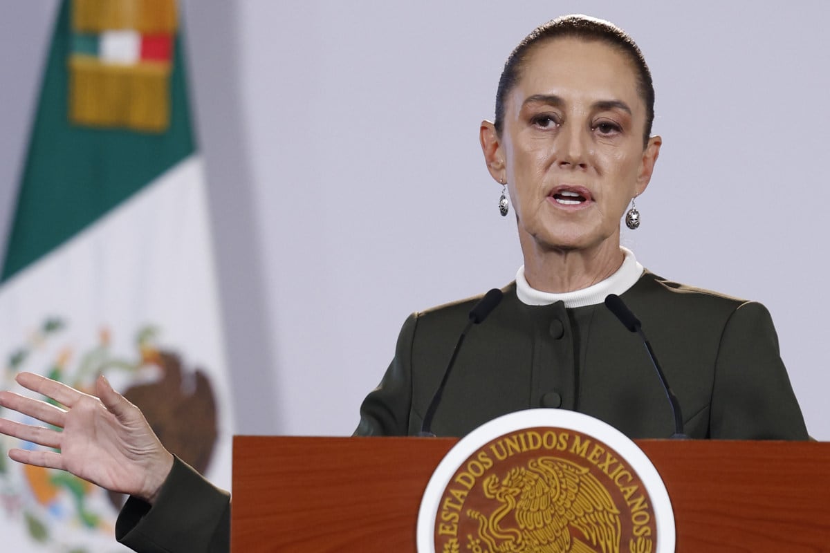 La presidenta de México, Claudia Sheinbaum, habla en una rueda de prensa, en el Palacio Nacional de Ciudad de México. Foto: EFE/ Sáshenka Gutiérrez