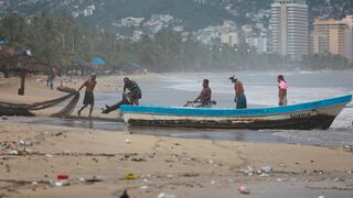 Marea roja hunde la economía de los pescadores del sureste mexicano