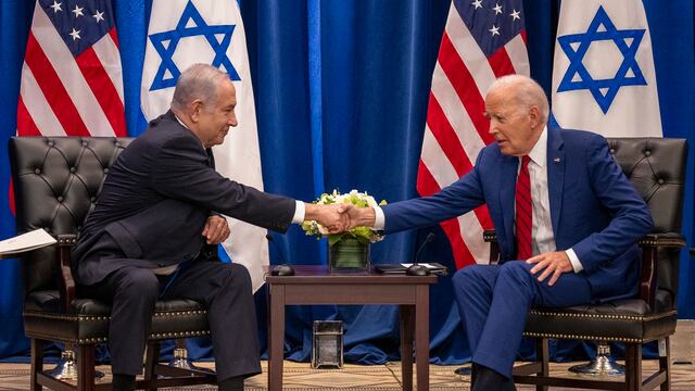 Biden pide a Netanyahu garantizar la seguridad de los civiles ante un posible ataque en Rafah