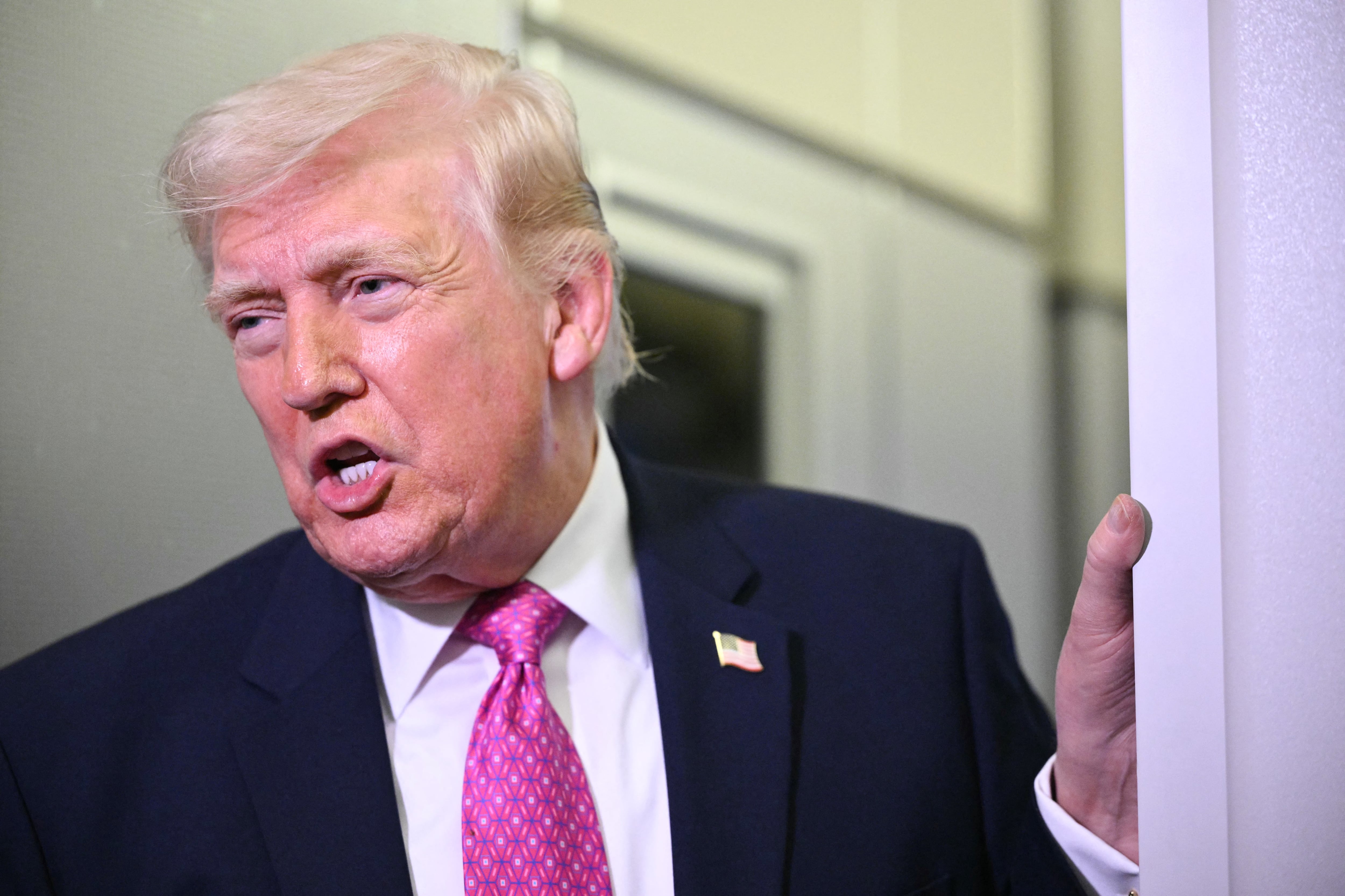 Trump dijo el domingo que Irán estaba de acuerdo con la mayoría de los 15 puntos de la propuesta estadounidense para poner fin a la guerra, pero el país islámico ha rechazado ese ofrecimiento. (Foto de Mandel NGAN / AFP).