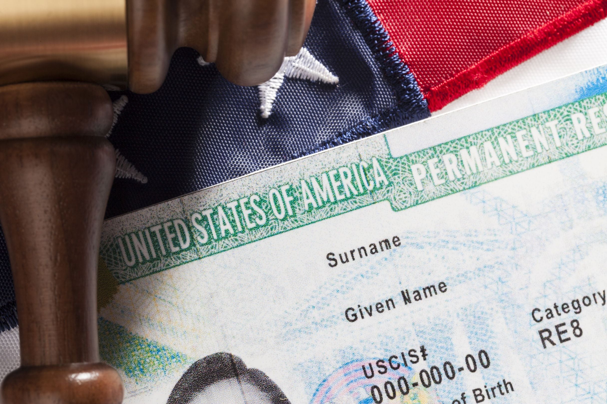 Millones en Estados Unidos tienen una green card, lo cual les permite estar de forma legal en Estados Unidos (Foto: Bill Oxford / iStock)
