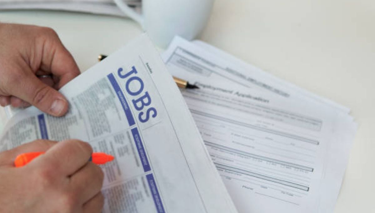 Cada mes, cientos de empresas notifican despidos masivos al gobierno federal bajo la Ley WARN. (Foto: Getty Images)