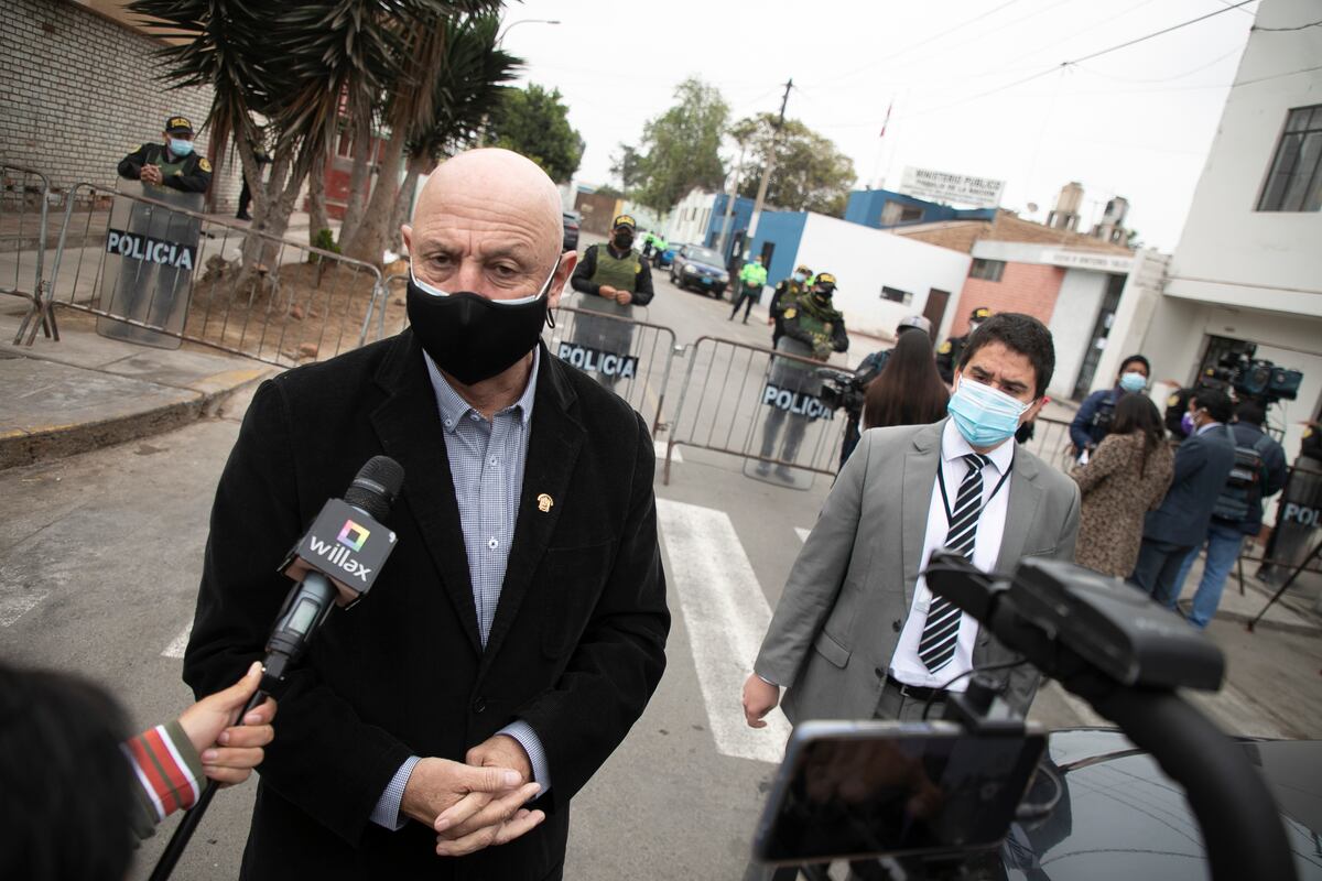 José Cueto cuestionó la defensa que ejerció el procurador del Parlamento. Foto: archivo GEC