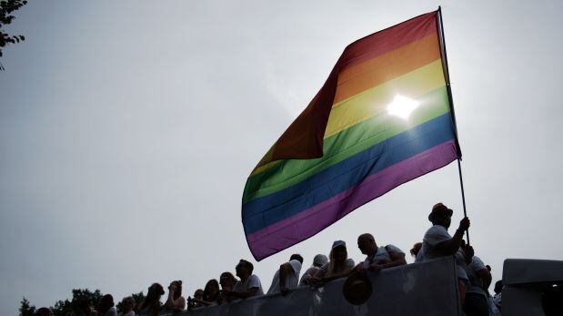 Controversia en Perú por decreto que describe la transexualidad como trastorno mental