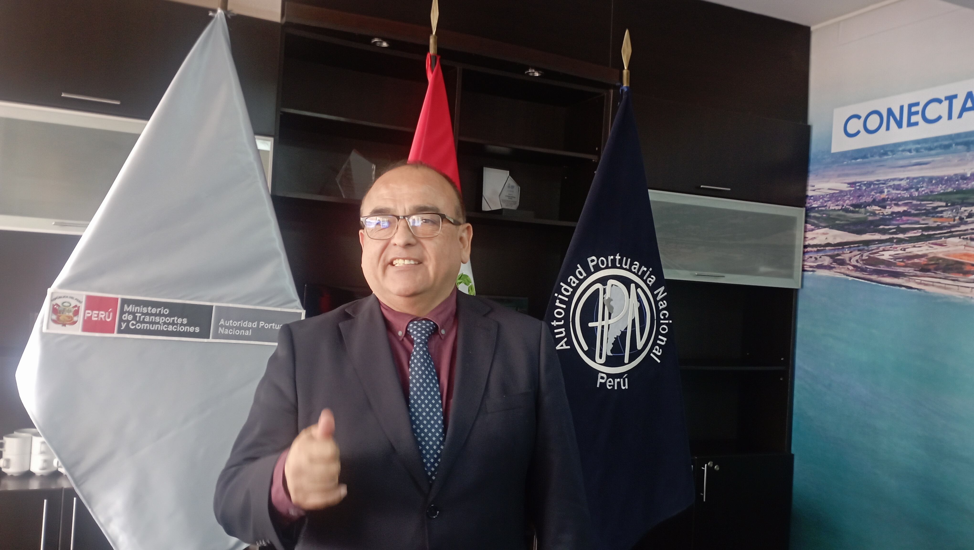 presidente de la Autoridad Portuaria Nacional, Walter Tapia