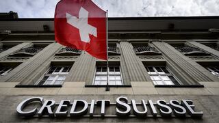 Banco Credit Suisse se derrumba cerca de 20% en bolsa suiza