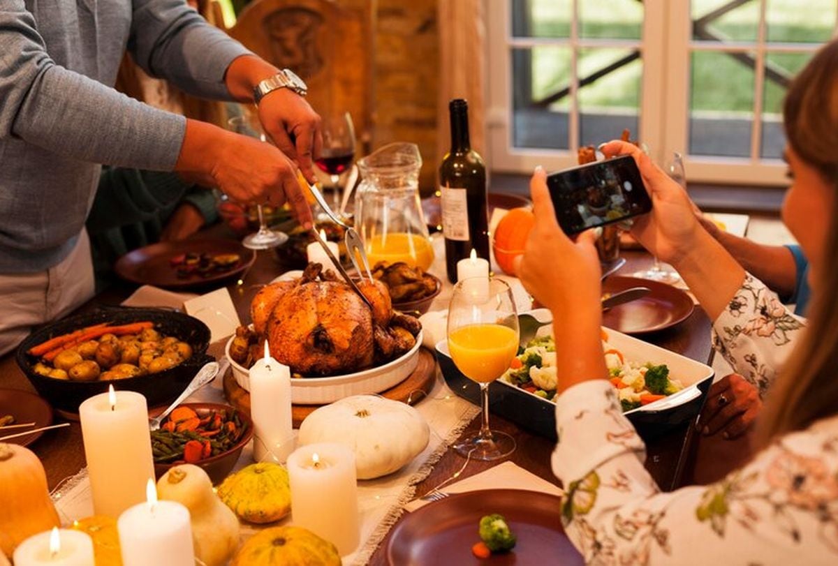El Día de Acción de Gracias reúne a las familias para compartir y agradecer por los alimentos (Foto: Freepik)