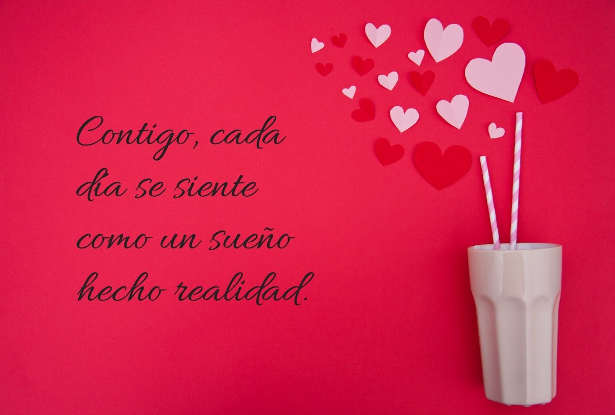 Encuentra las frases de San Valentín perfectas para sorprender a tu pareja este 14 de febrero. | Crédito: Composición Gestión Mix / Freepik