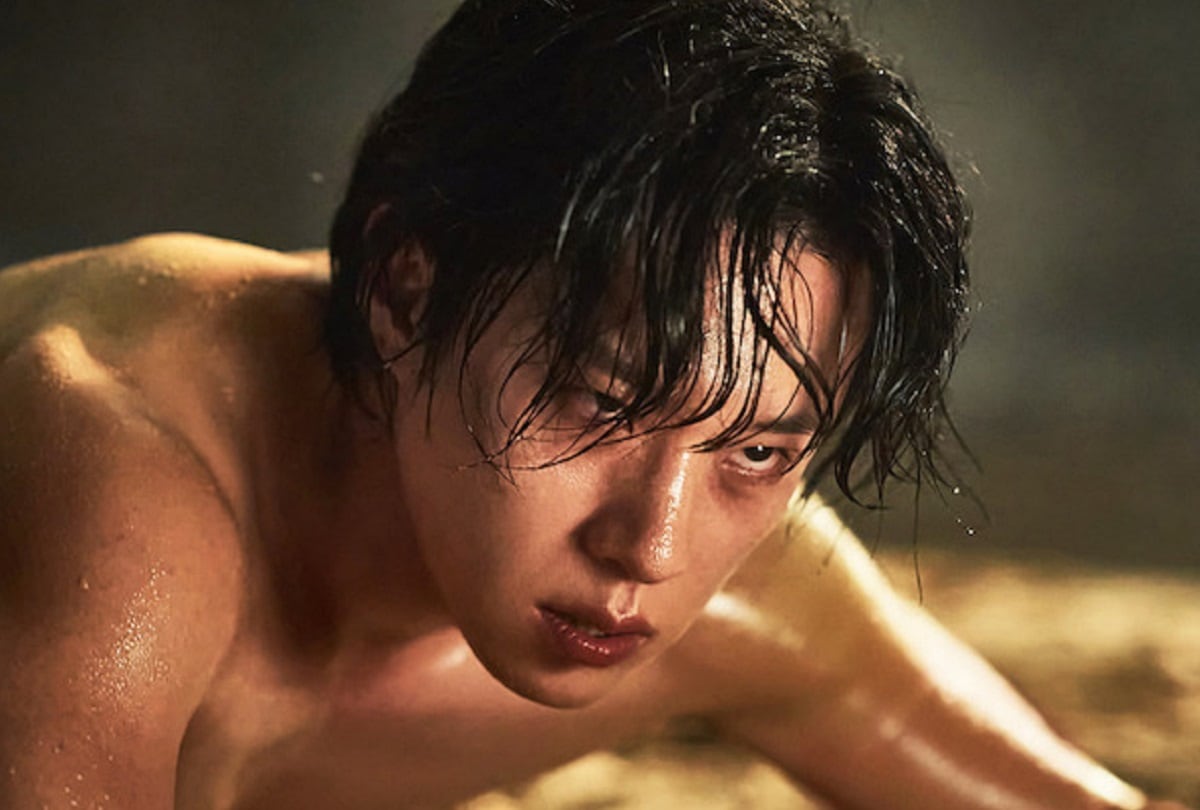 Kim Sung-cheol asume el rol de Jung Jinsu, el primer líder de la Nueva Verdad, en la temporada 2 de "Rumbo al infierno" (Foto: Netflix)