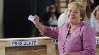 Chilenos salieron a elegir su próximo presidente y ven como favorita a Michelle Bachelet